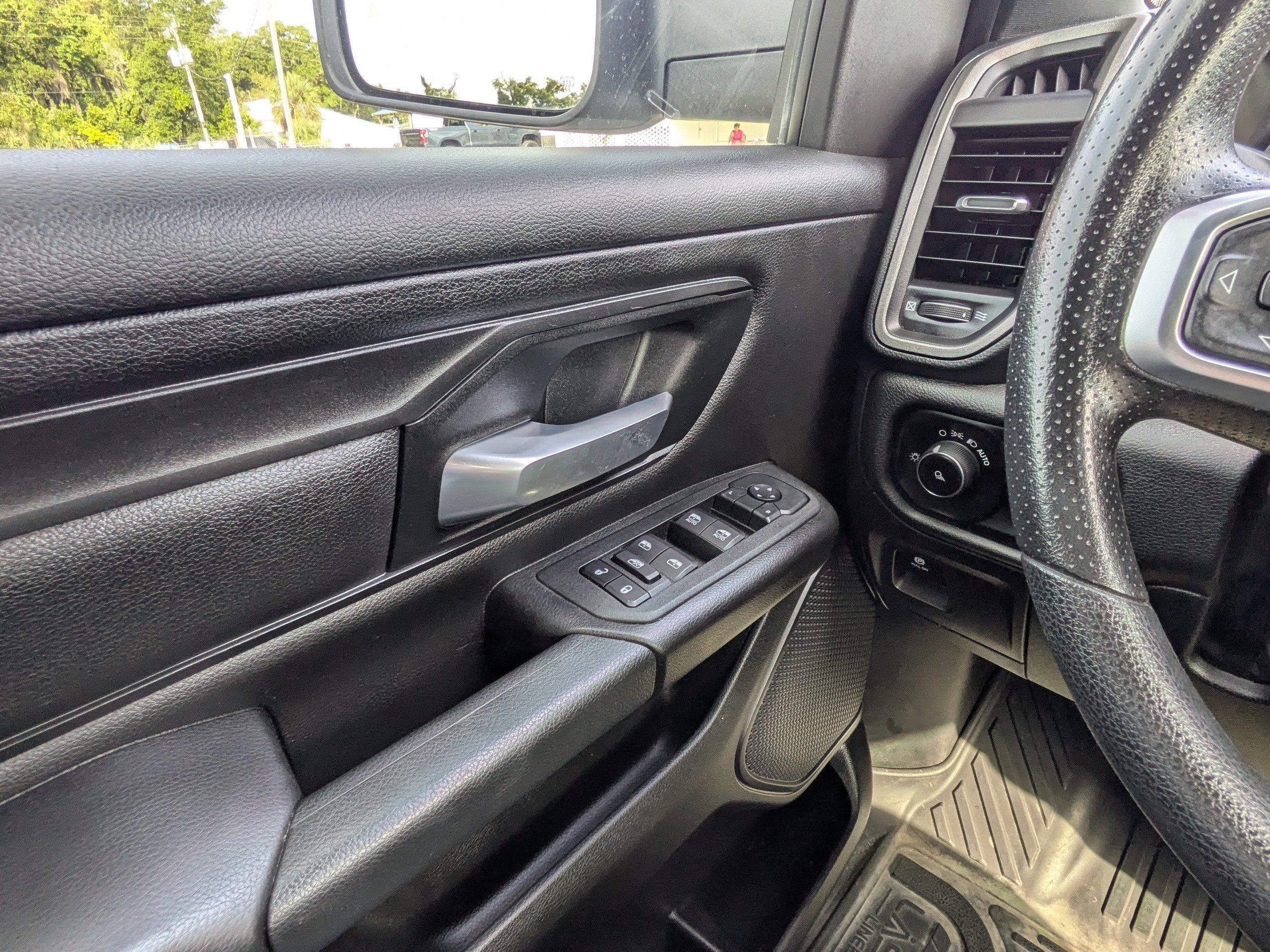 2025 RAM 1500 Tradesman Crew Cab 4x2 5'7" Box
