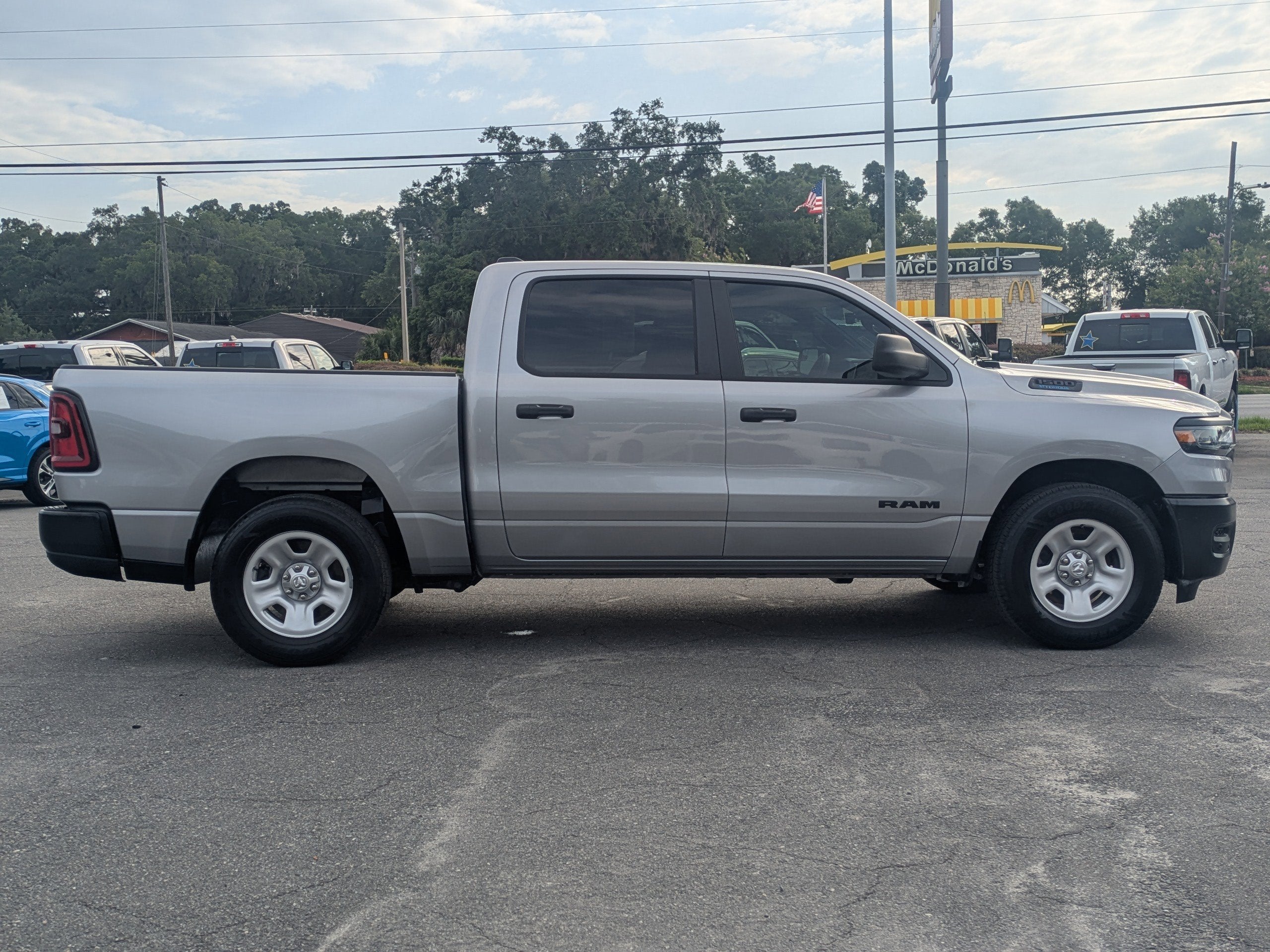 2025 RAM 1500 Tradesman Crew Cab 4x2 5'7" Box