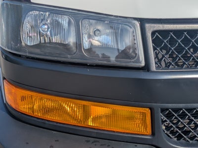 2024 Chevrolet Express Passenger 3500 1LS