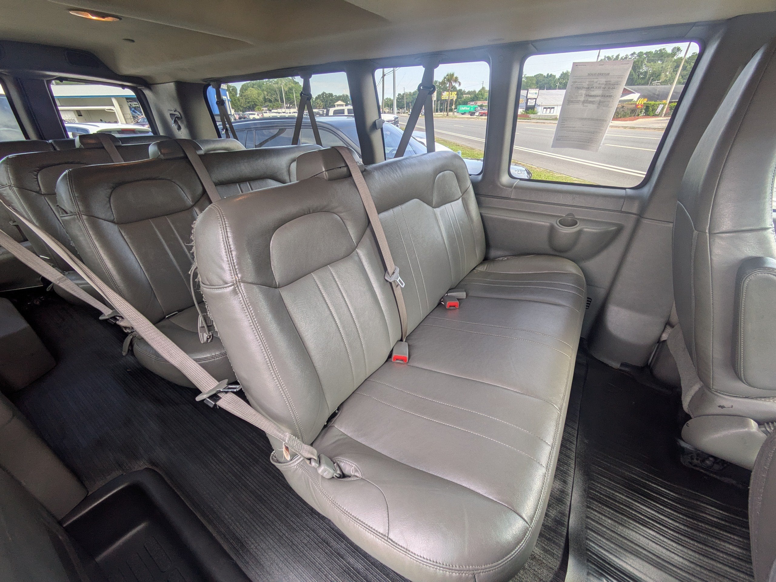 2024 Chevrolet Express Passenger 3500 1LS