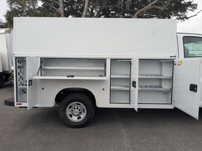 2025 Chevrolet Express Cutaway 3500 1WT