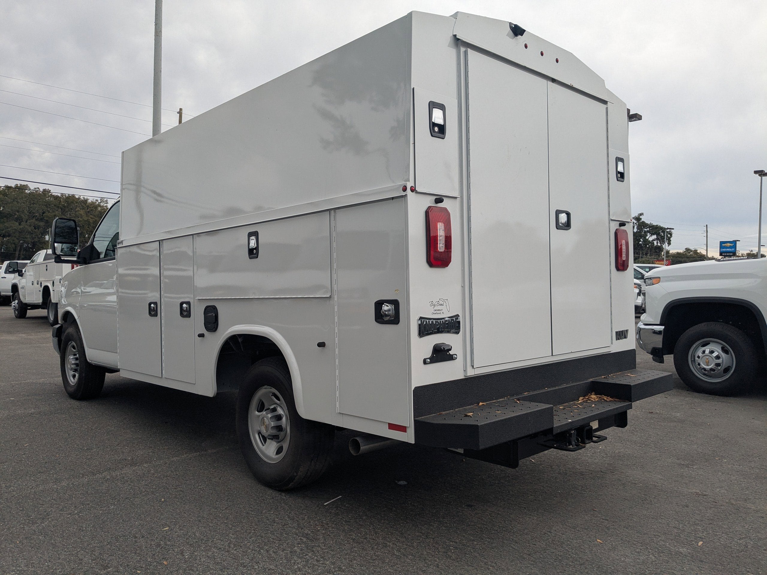 2025 Chevrolet Express Cutaway 3500 1WT