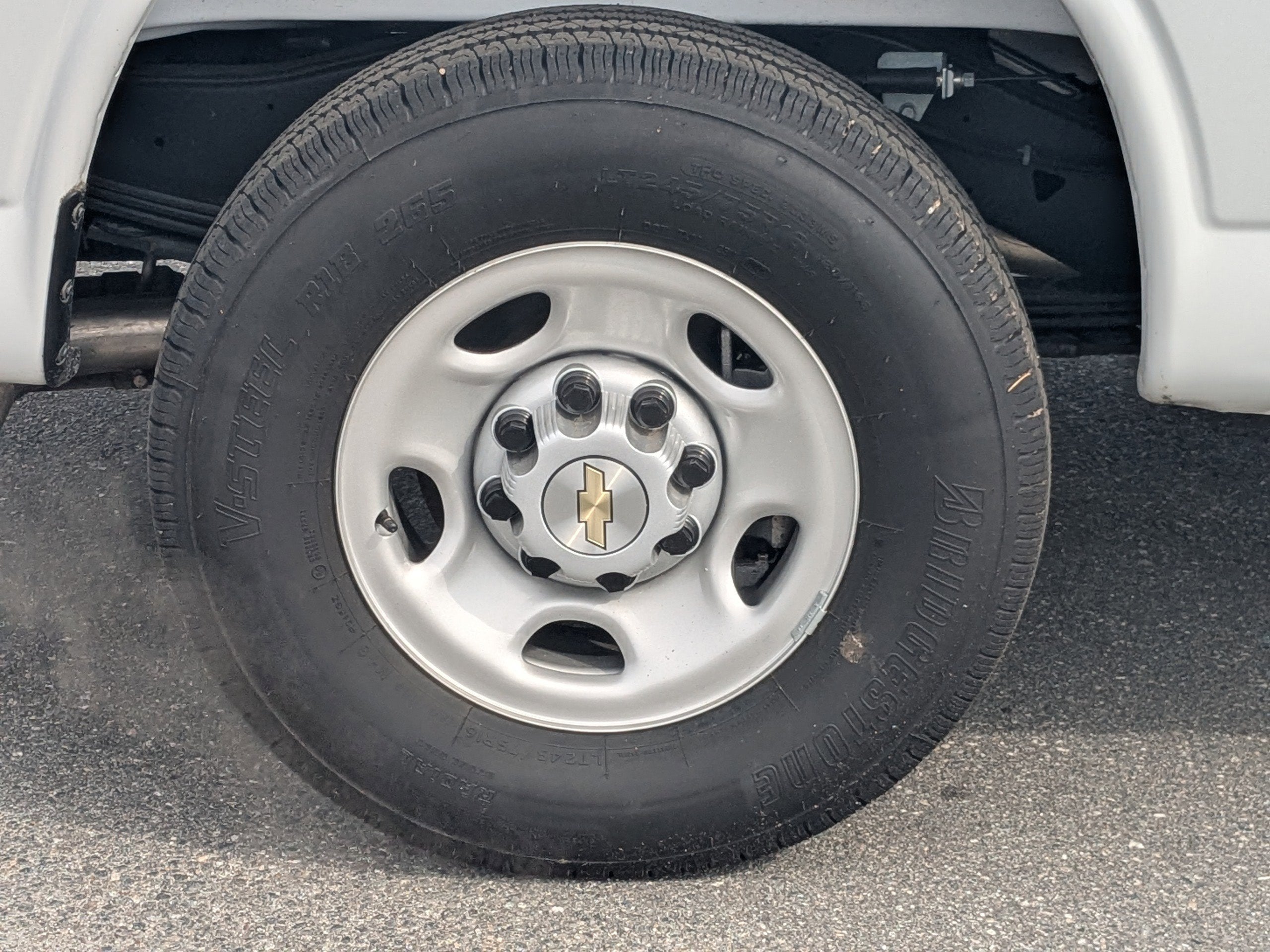 2025 Chevrolet Express Cargo WT