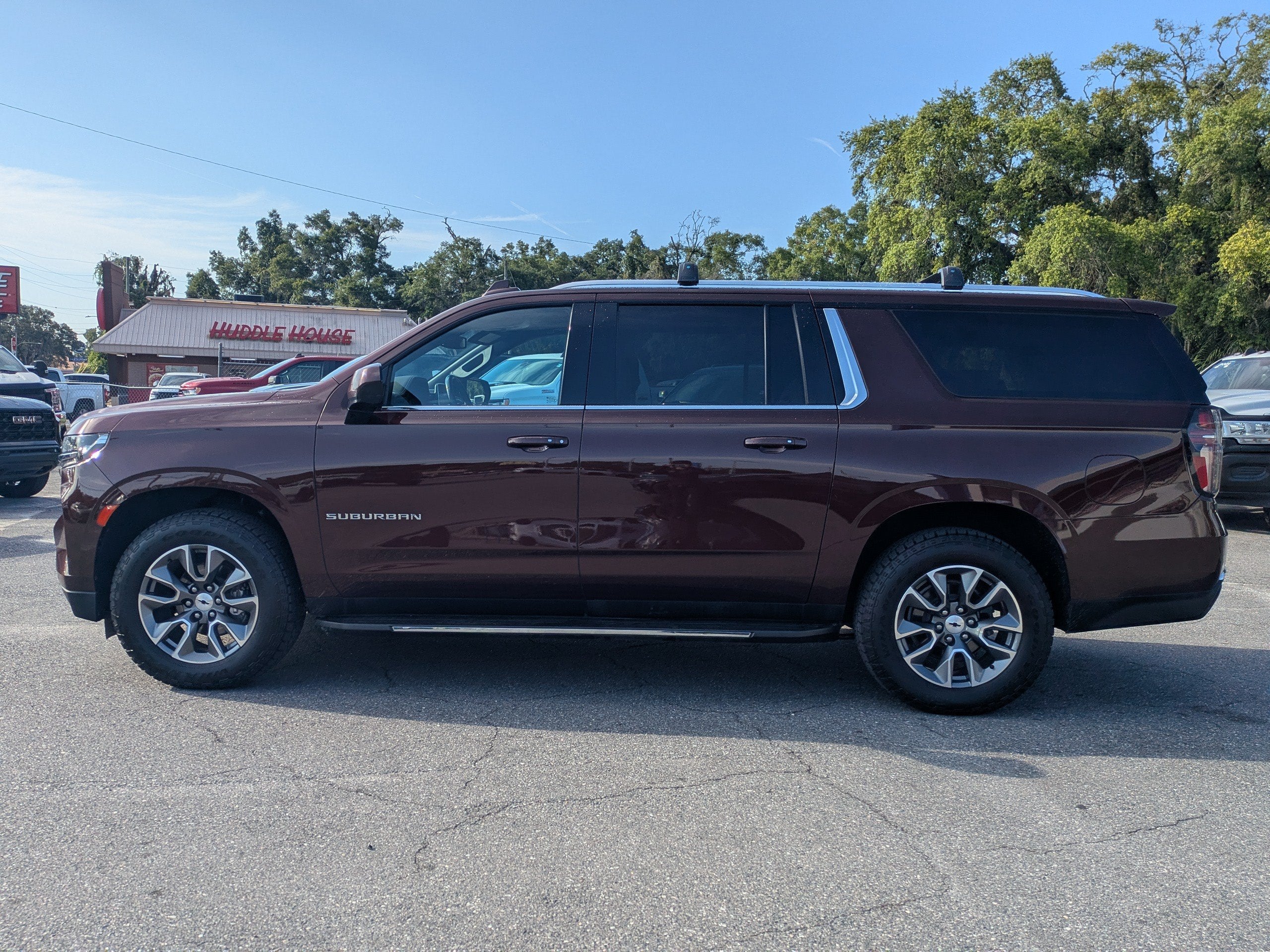 2022 Chevrolet Suburban LT