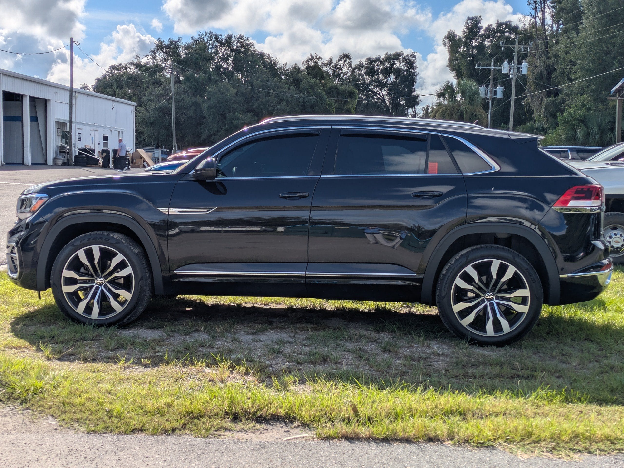 2020 Volkswagen Atlas Cross Sport 3.6L V6 SEL Premium R-Line