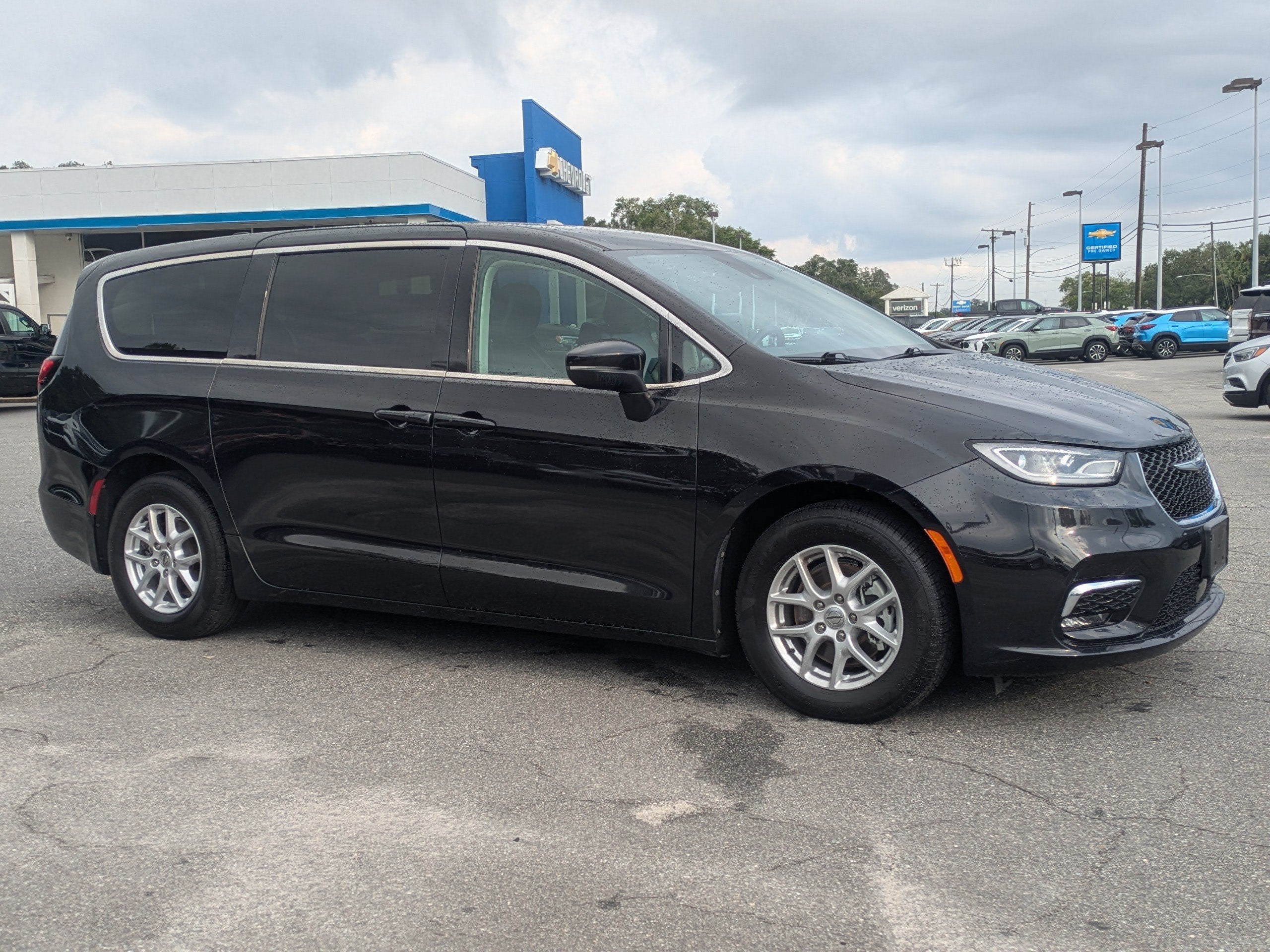 2023 Chrysler Pacifica Touring L