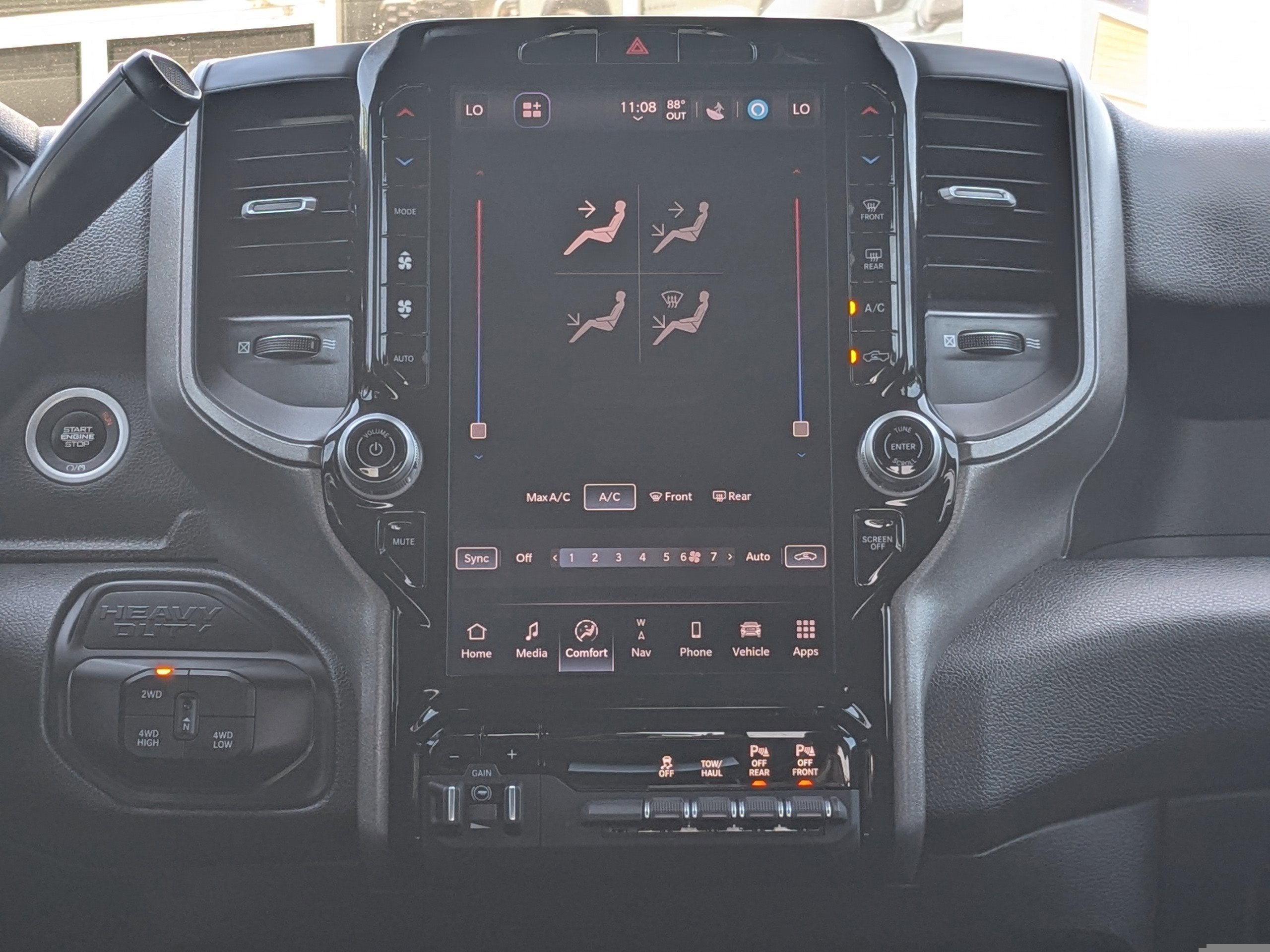 2026 RAM 2500 Tradesman Crew Cab 4x4 6'4" Box
