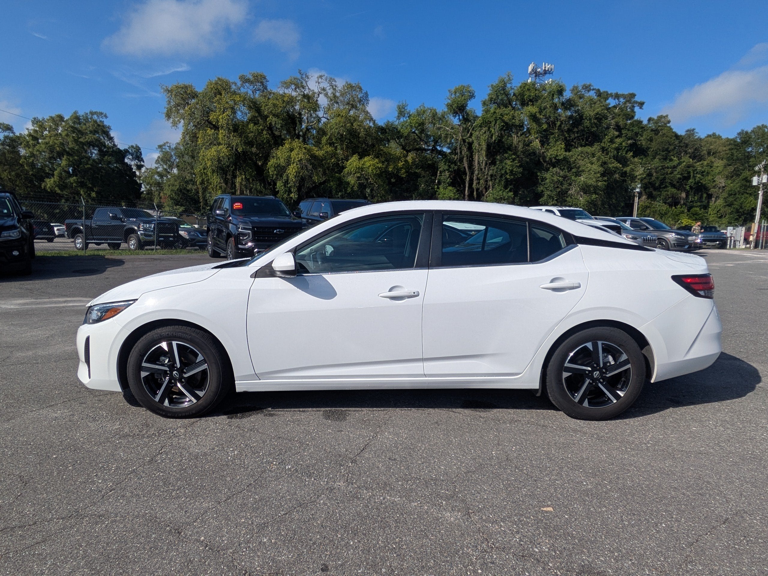 2024 Nissan Sentra SV Xtronic CVT