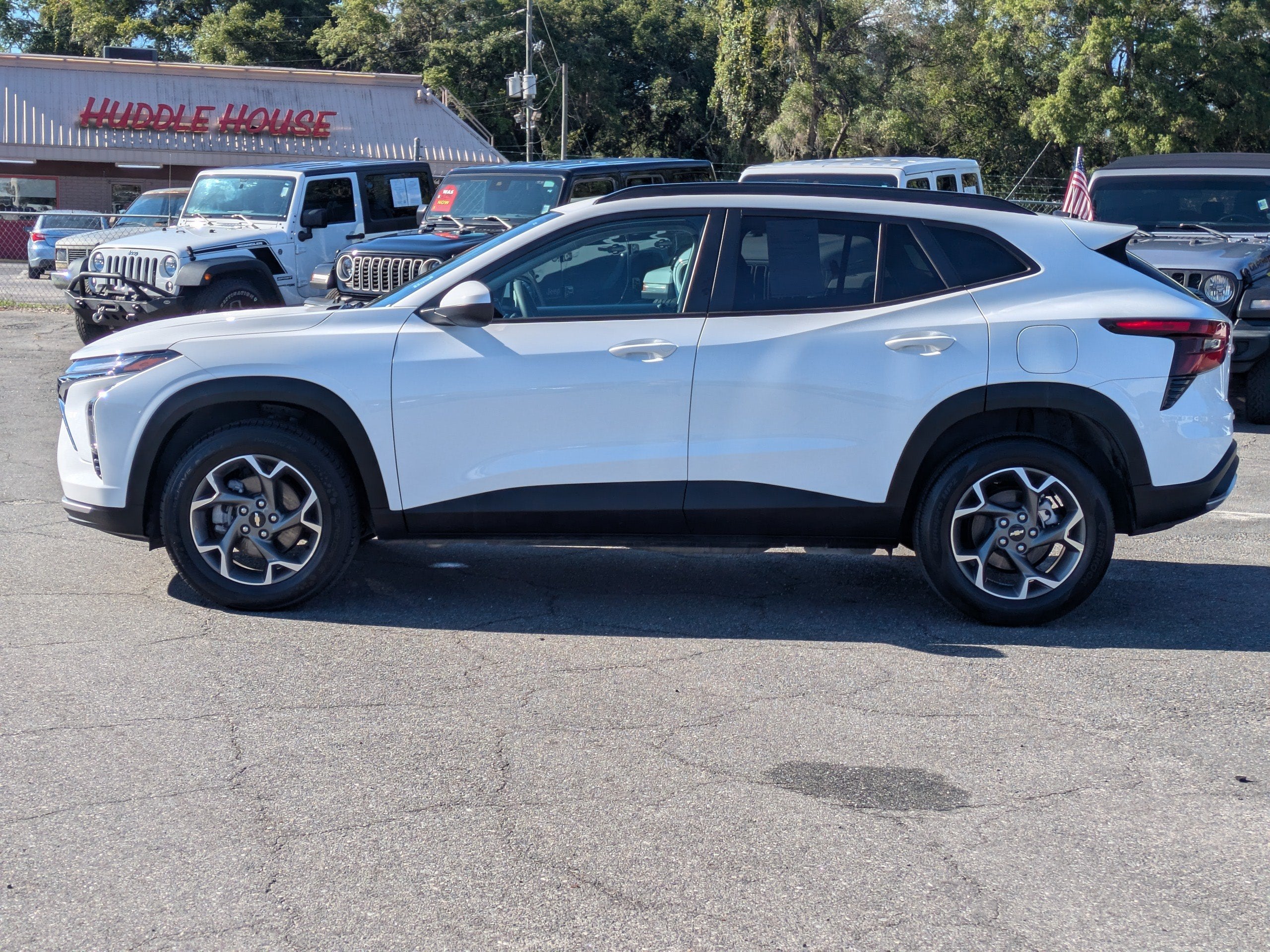 2025 Chevrolet Trax LT