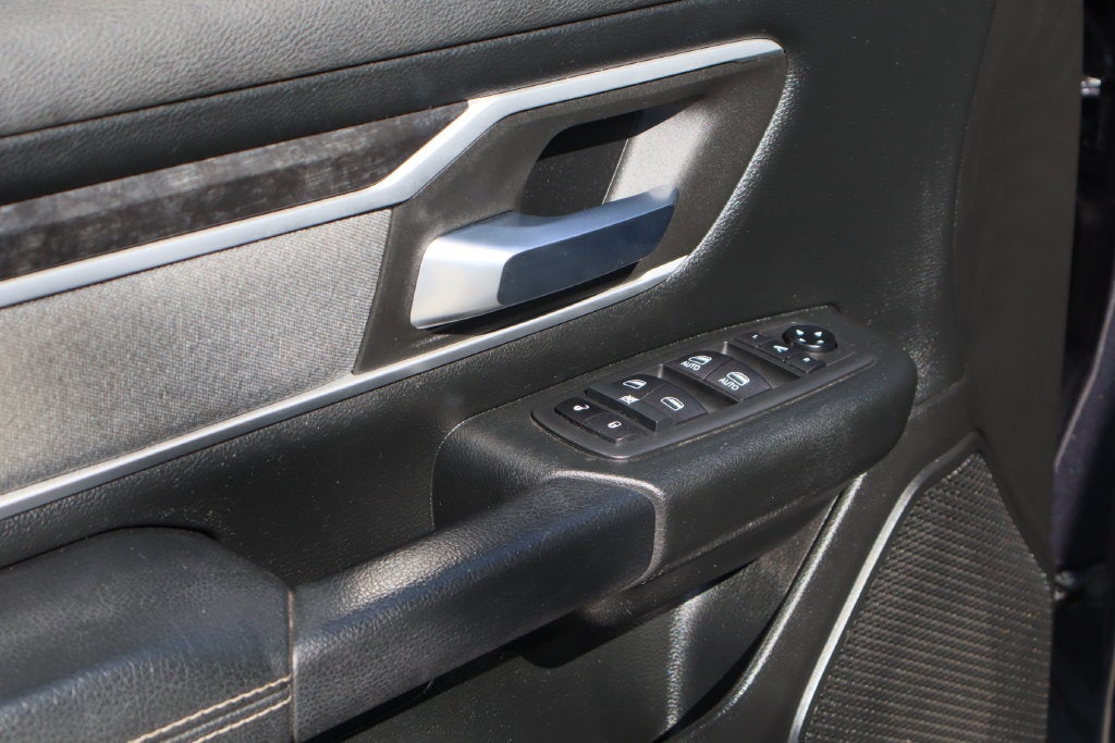 2021 RAM 1500 Big Horn Crew Cab 4x4 5'7" Box