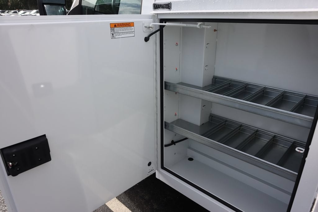 2025 GMC Savana Cutaway 3500 1WT