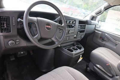2025 GMC Savana Cutaway 3500 1WT