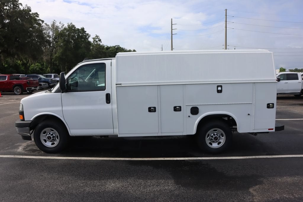 2025 GMC Savana Cutaway 3500 1WT