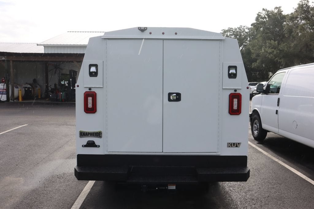2025 GMC Savana Cutaway 3500 1WT