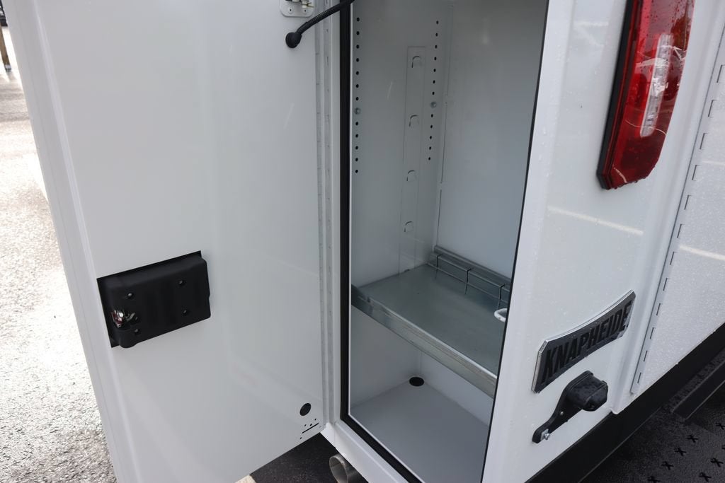 2025 GMC Savana Cutaway 3500 1WT