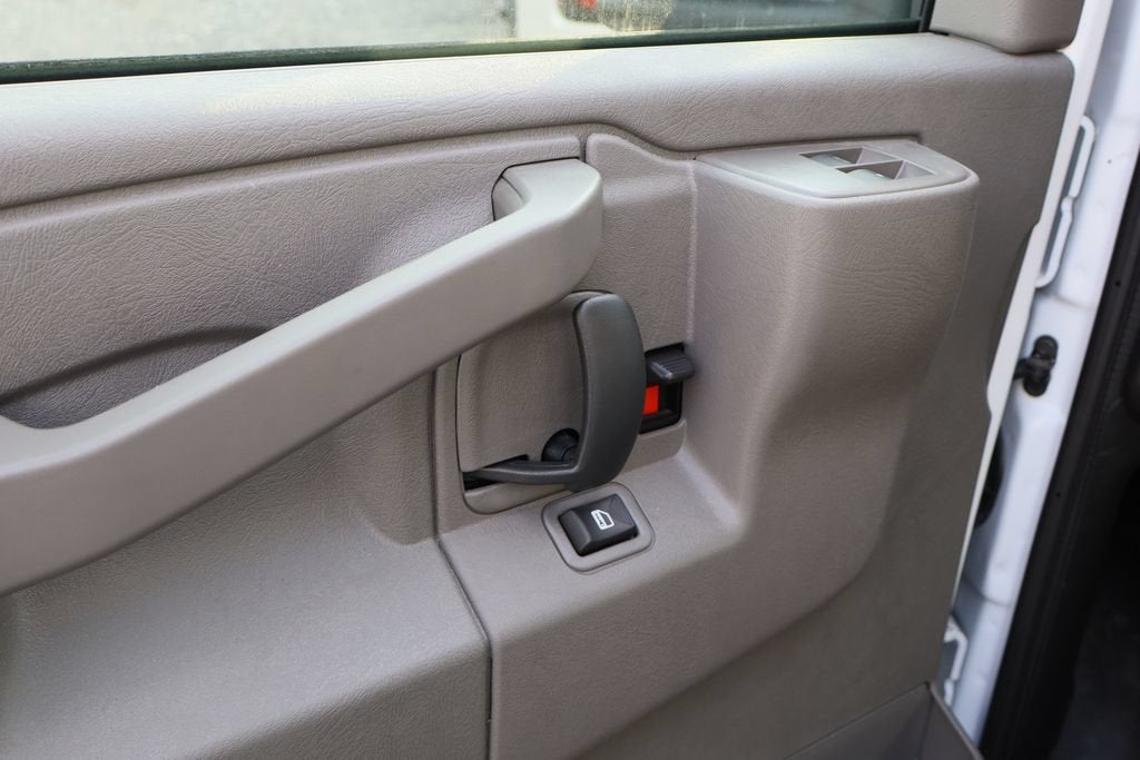 2025 GMC Savana Cutaway 3500 1WT