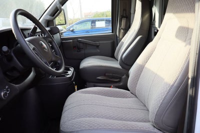2025 GMC Savana Cutaway 3500 1WT