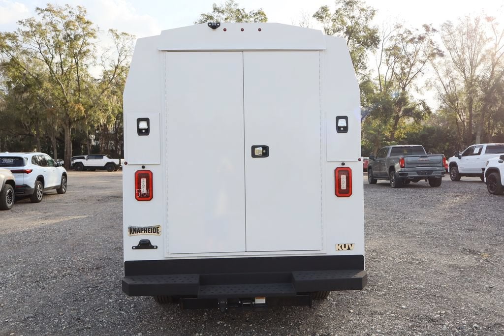 2025 GMC Savana Cutaway 3500 1WT