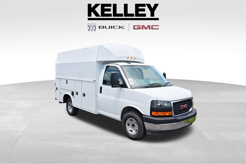 2025 GMC Savana Cutaway 3500 1WT