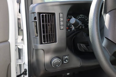 2025 GMC Savana Cutaway 3500 1WT