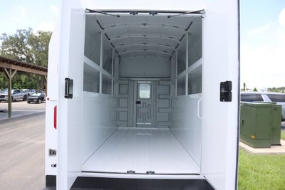 2025 GMC Savana Cutaway 3500 1WT