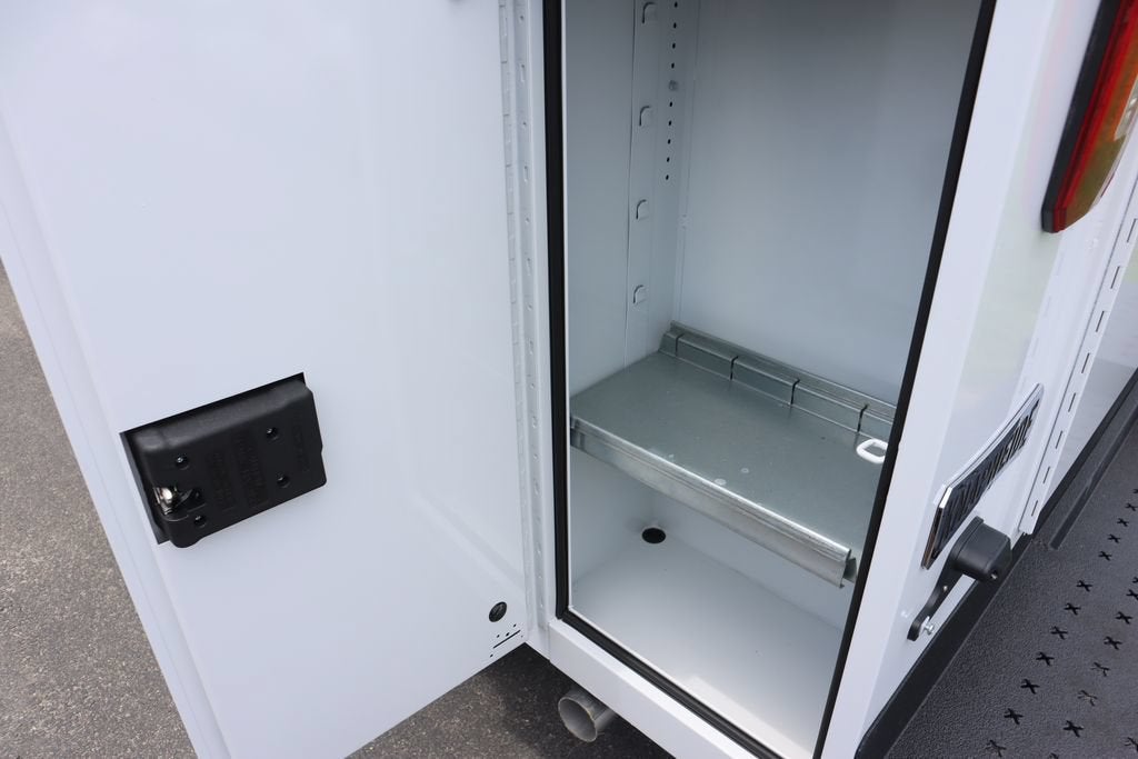 2025 GMC Savana Cutaway 3500 1WT