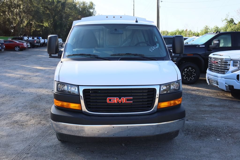 2025 GMC Savana Cutaway 3500 1WT