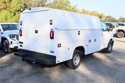 2025 GMC Savana Cutaway 3500 1WT