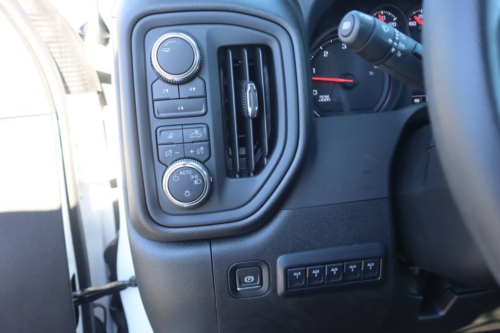 2025 GMC Sierra 3500 HD Chassis Cab Pro