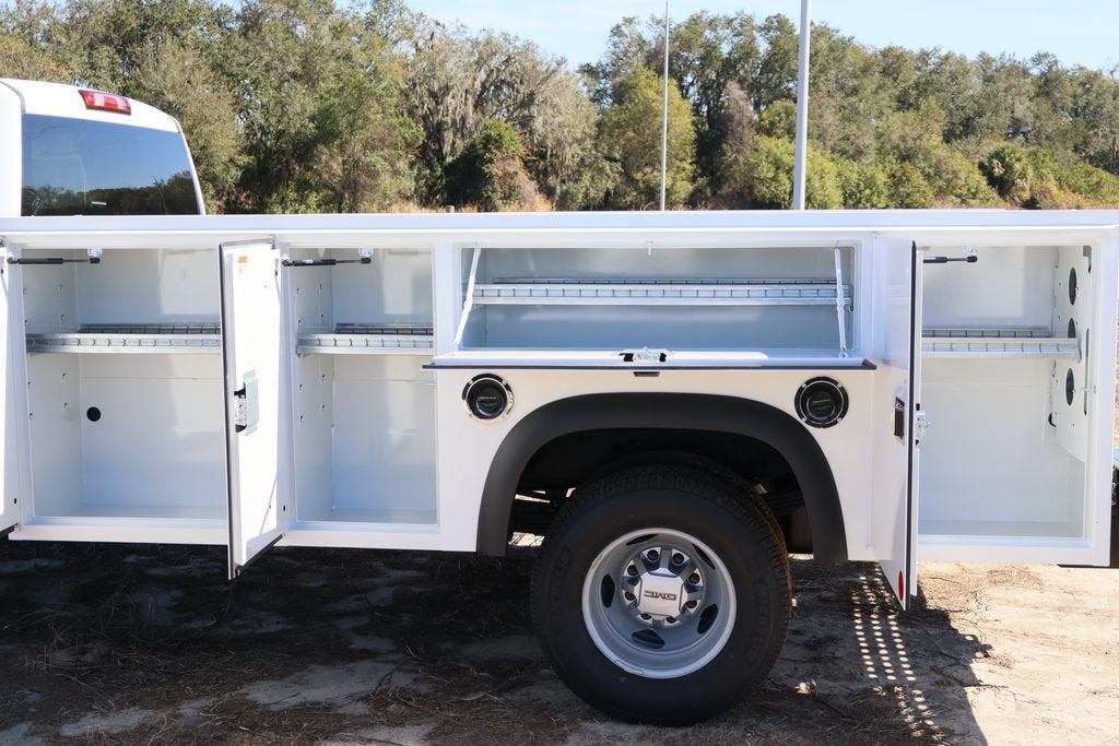 2025 GMC Sierra 3500 HD Chassis Cab Pro