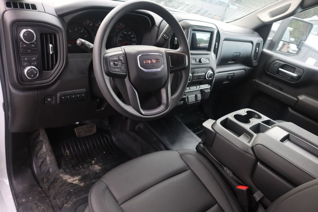2025 GMC Sierra 3500 HD Chassis Cab Pro