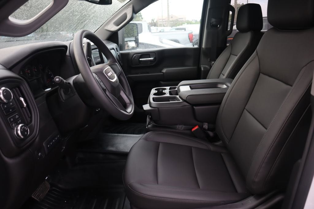 2025 GMC Sierra 3500 HD Chassis Cab Pro