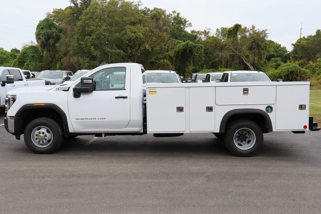 2025 GMC Sierra 3500 HD Chassis Cab Pro