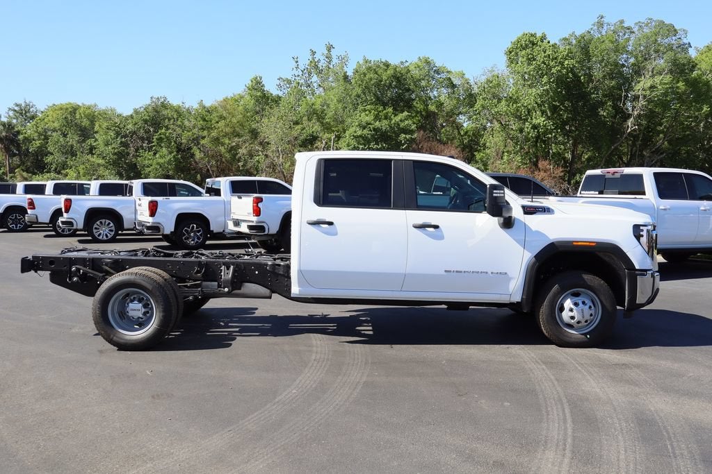2026 GMC Sierra 3500 HD Chassis Cab Pro
