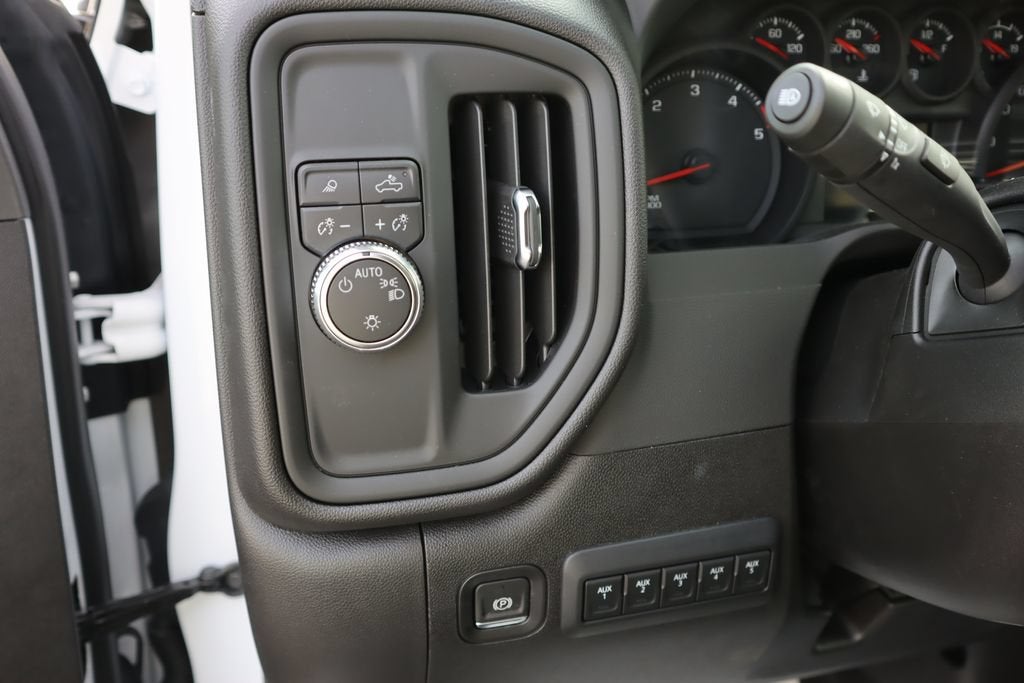 2025 GMC Sierra 3500 HD Chassis Cab Pro