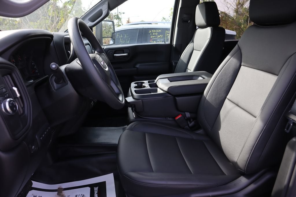2025 GMC Sierra 3500 HD Chassis Cab Pro