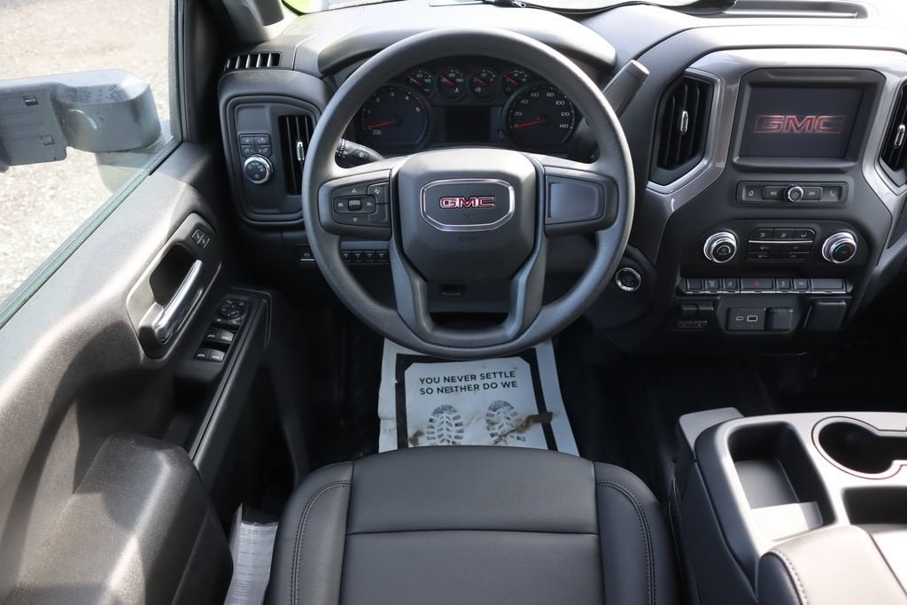 2025 GMC Sierra 3500 HD Chassis Cab Pro