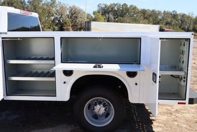 2025 GMC Sierra 3500 HD Chassis Cab Pro
