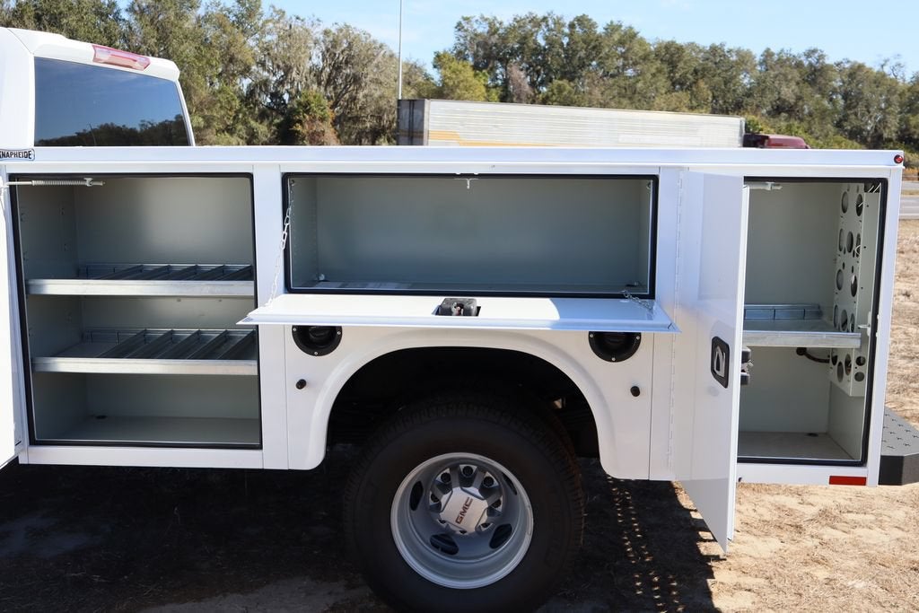 2025 GMC Sierra 3500 HD Chassis Cab Pro