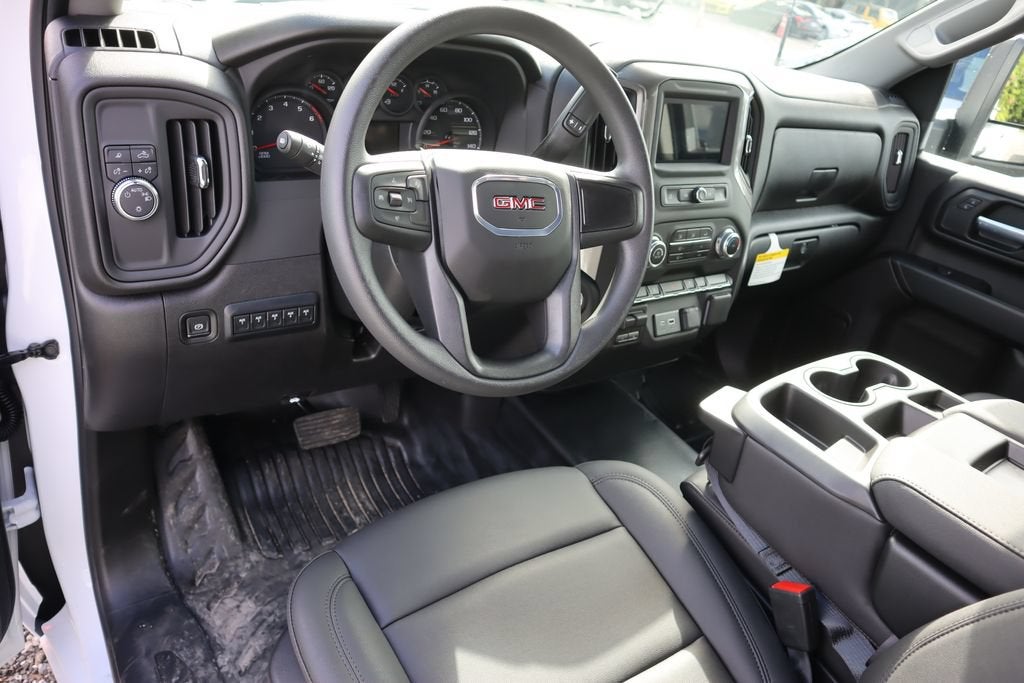 2025 GMC Sierra 3500 HD Chassis Cab Pro