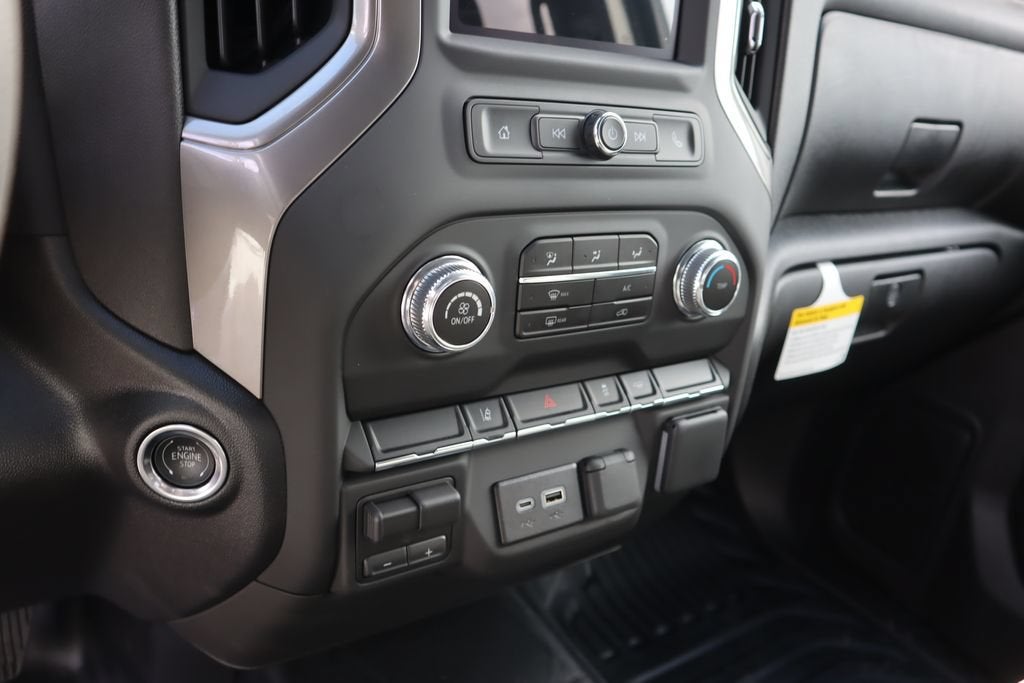 2025 GMC Sierra 3500 HD Chassis Cab Pro