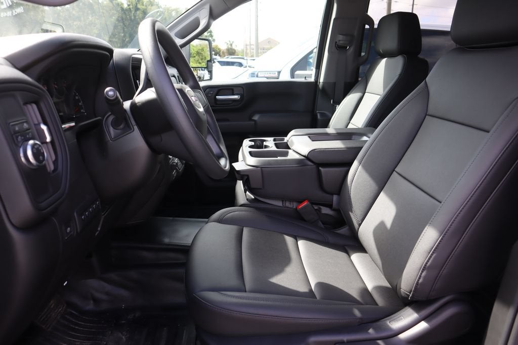 2025 GMC Sierra 3500 HD Chassis Cab Pro