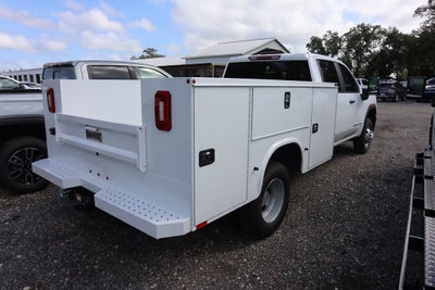 2025 GMC Sierra 3500 HD Chassis Cab Pro