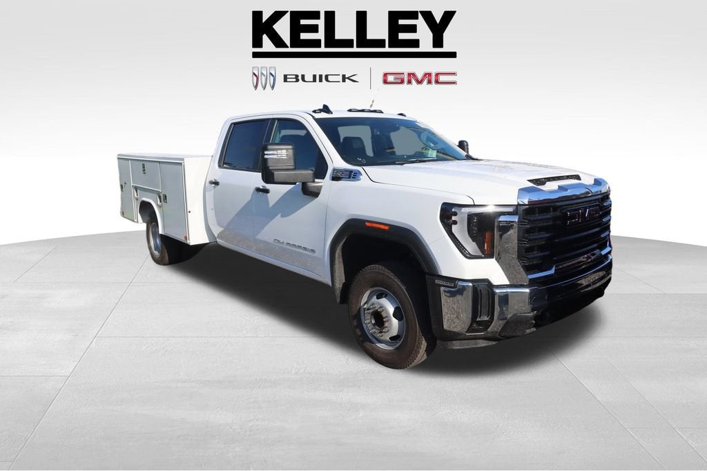 2025 GMC Sierra 3500 HD Chassis Cab Pro