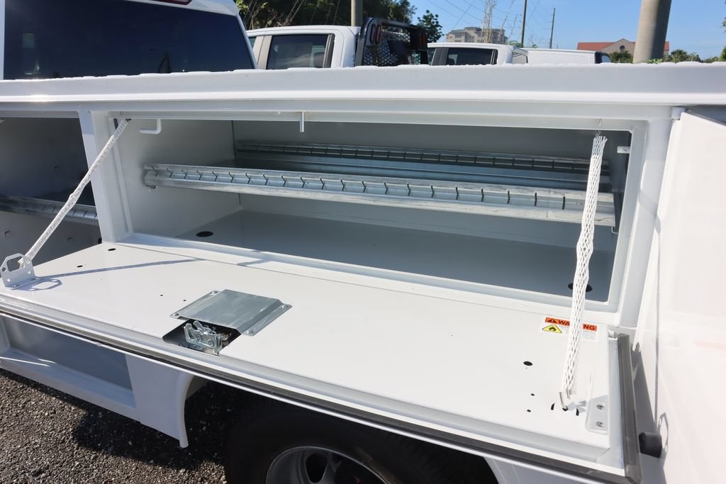 2025 GMC Sierra 3500 HD Chassis Cab Pro