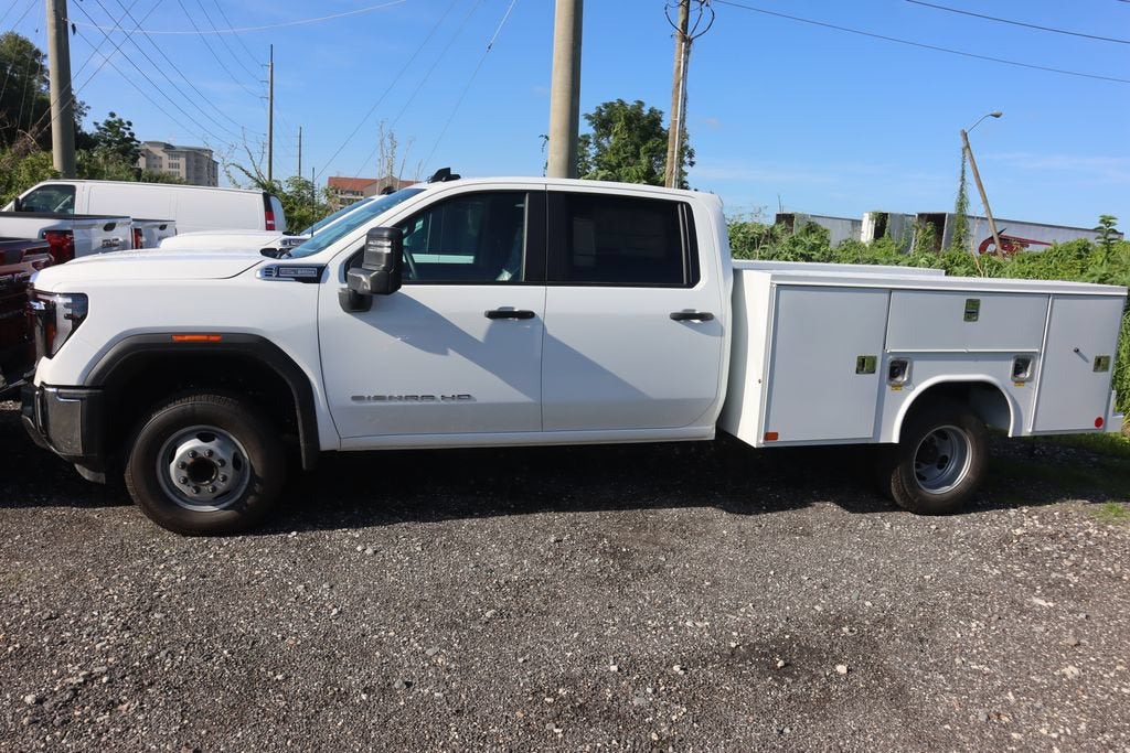 2025 GMC Sierra 3500 HD Chassis Cab Pro