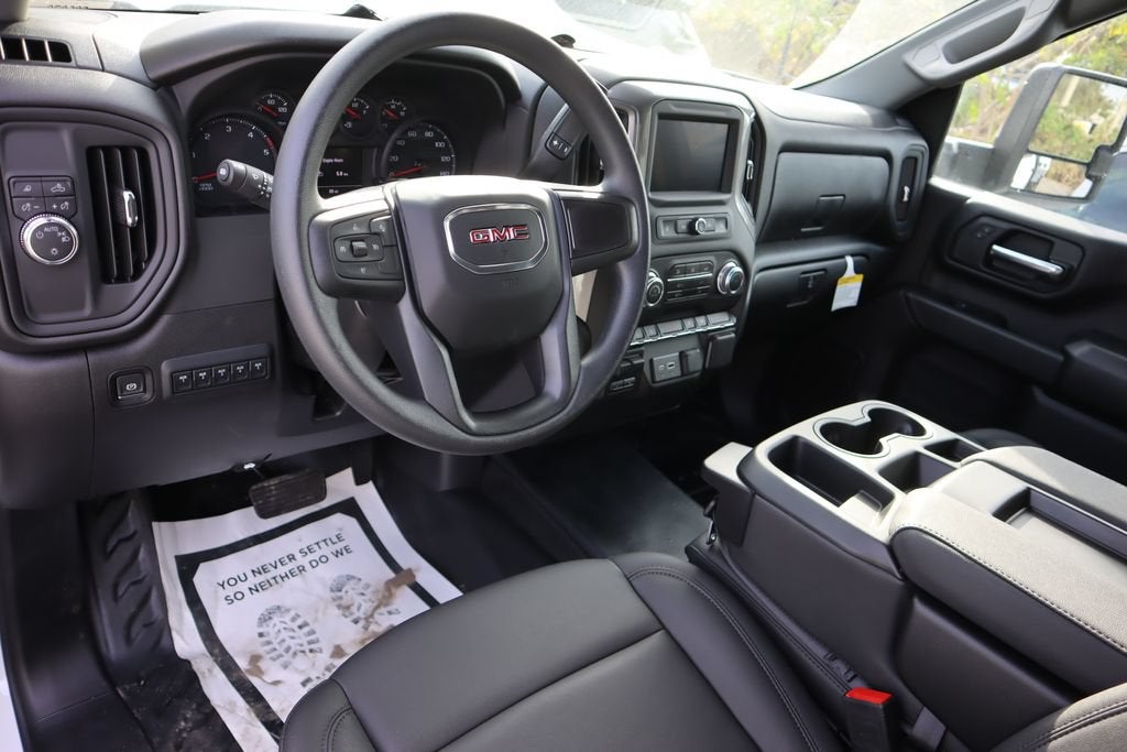 2025 GMC Sierra 3500 HD Chassis Cab Pro