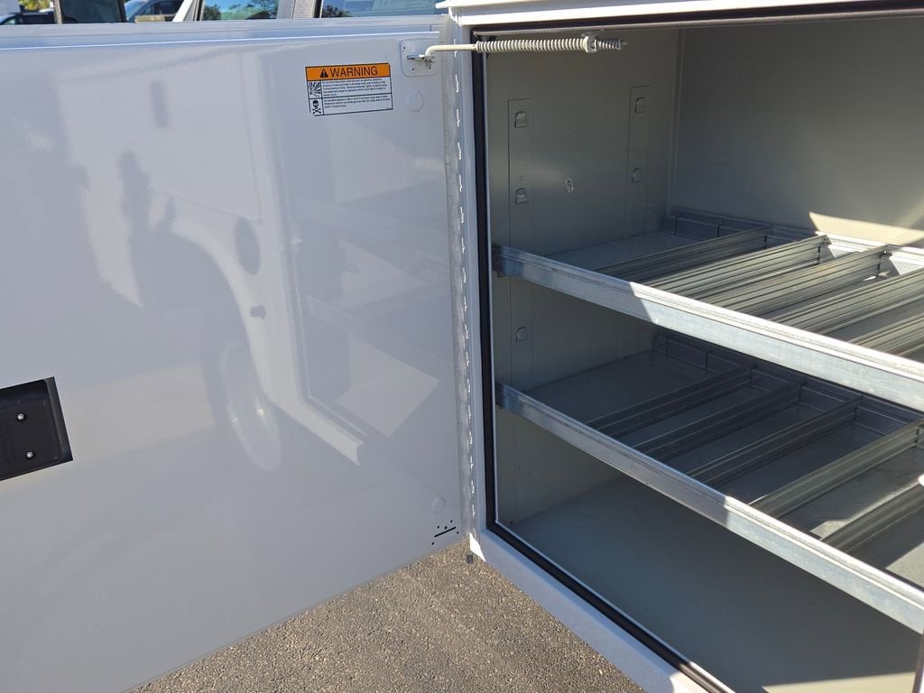 2025 GMC Sierra 3500 HD Chassis Cab Pro