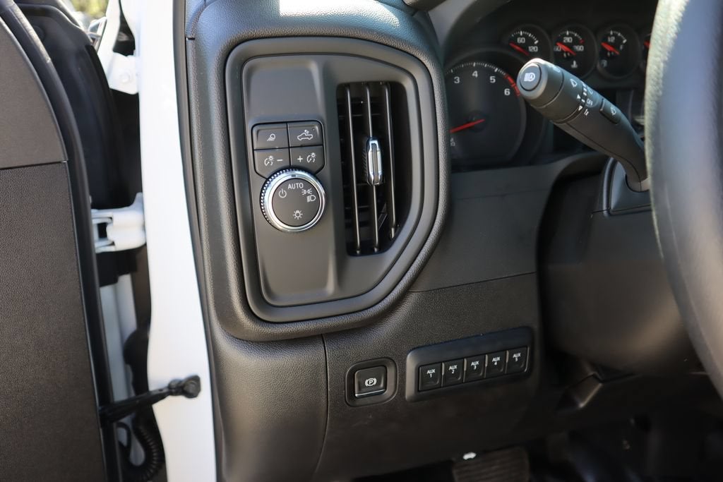 2025 GMC Sierra 3500 HD Chassis Cab Pro