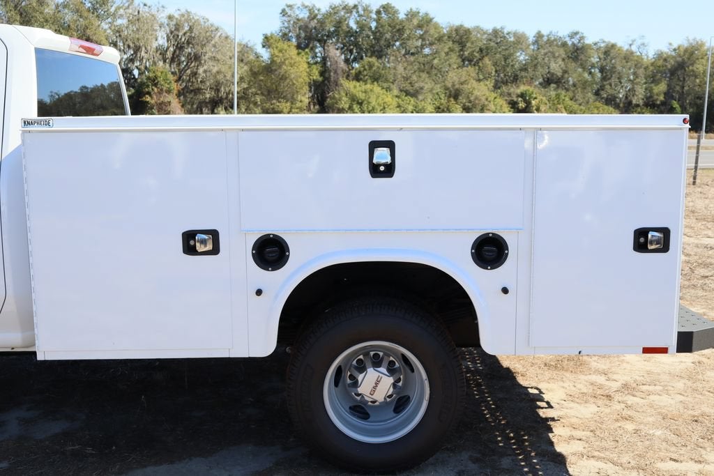 2025 GMC Sierra 3500 HD Chassis Cab Pro
